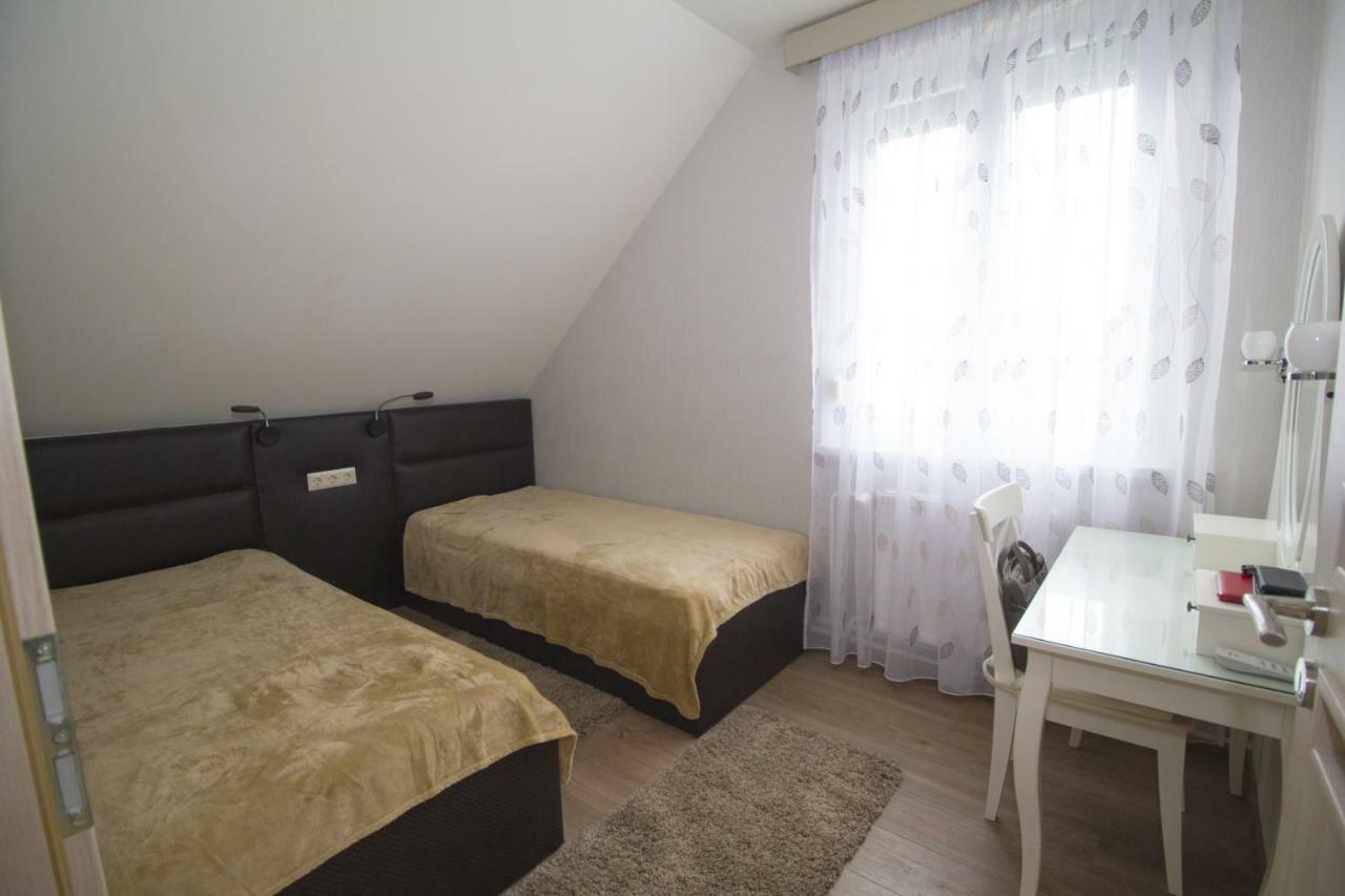 Chez Moi Appartement Debrecen Buitenkant foto