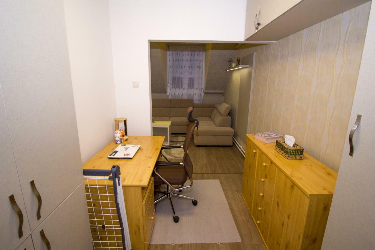 Chez Moi Appartement Debrecen Buitenkant foto