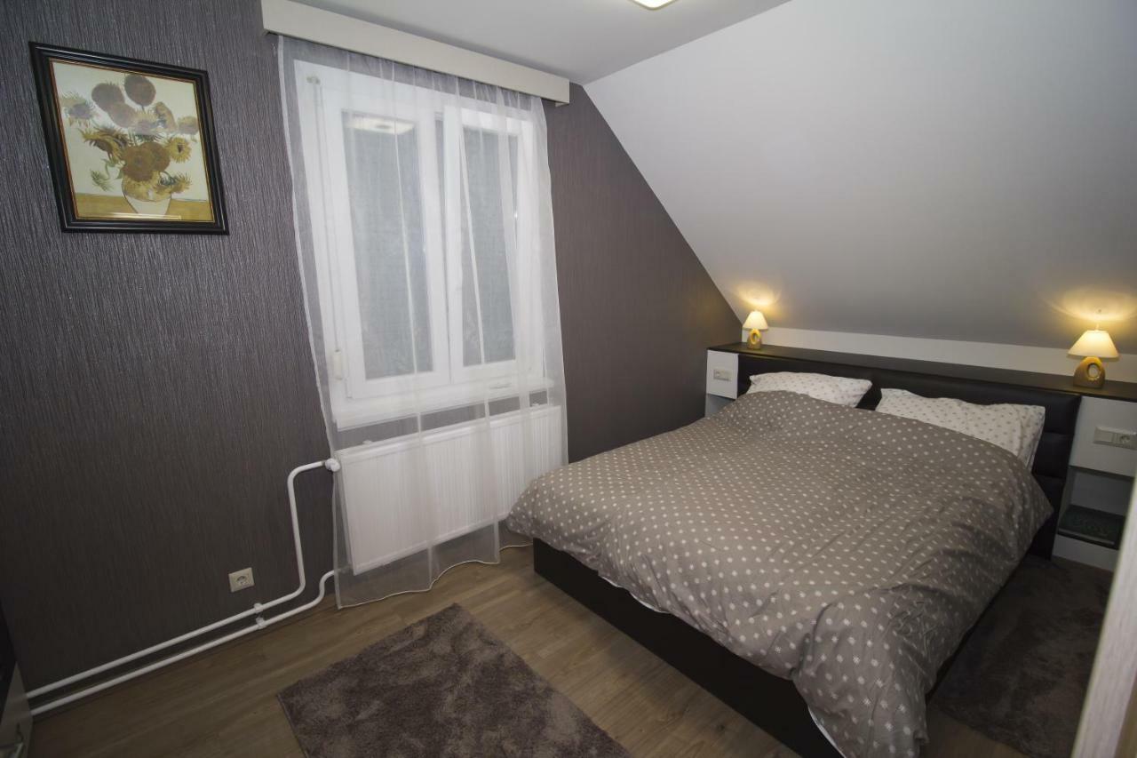 Chez Moi Appartement Debrecen Buitenkant foto